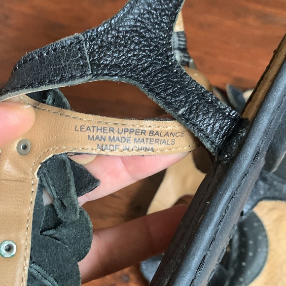 BOC Black Floral T- Strap Sandal - Size 36.5 / 6 - Picture 4 of 7